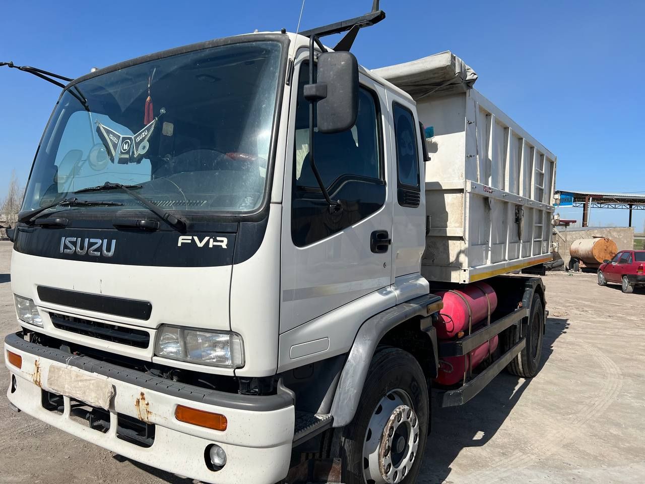 Isuzu samasval 2021 yil 10t sotiladi