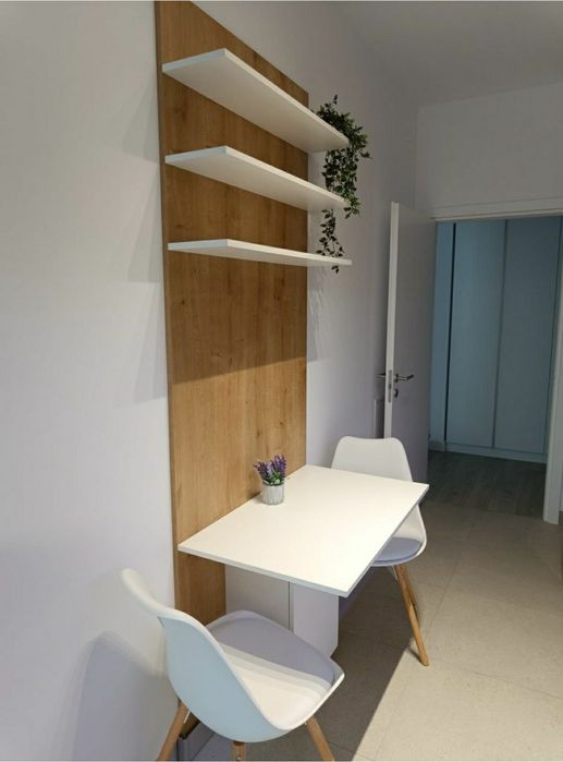 Închiriez apartament cu 2 camere