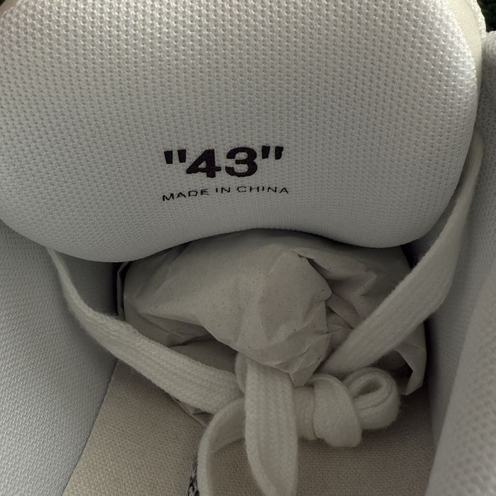 Off-White Out Of Office Alb 43