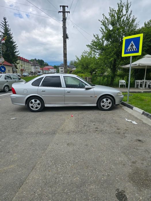 Vând Opel Vectra b