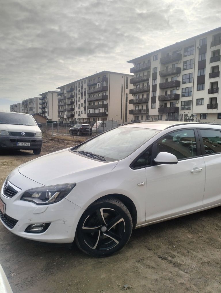 Opel Astra j 160 cp