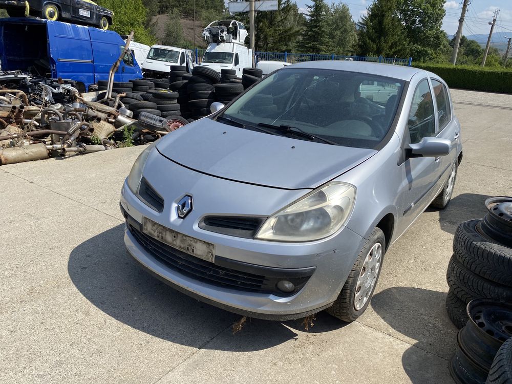 Renault Clio 1.2 2009 НА ЧАСТИ