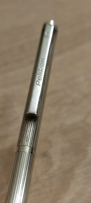 Pix Pelikan argint, pix Pierre Cardin