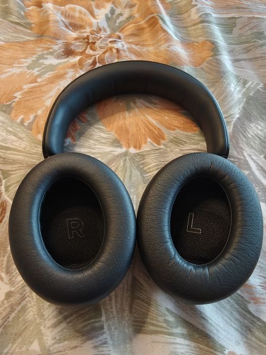 Vând căști Bluetooth Bose Quietcomfort Ultra Negre.