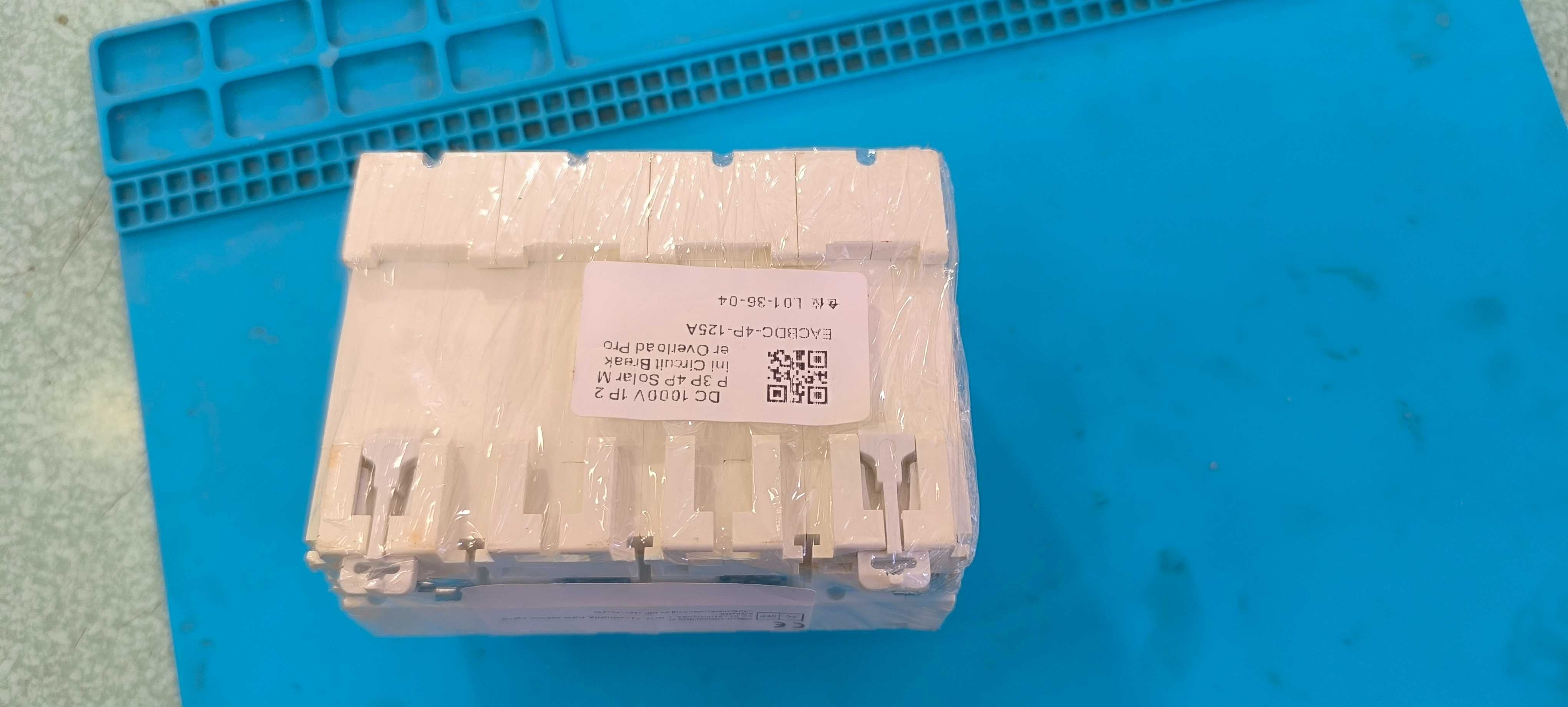 Автоматичен предпазител 1000V DC 125A 4P