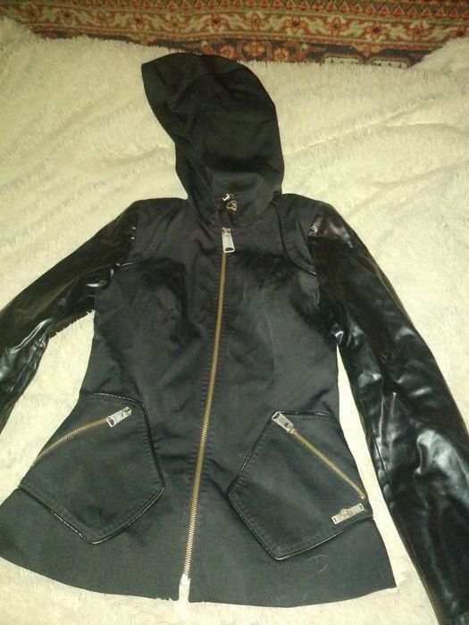 Продам куртку мягкая кожа.водолазки и курточку р46.48 на девочку