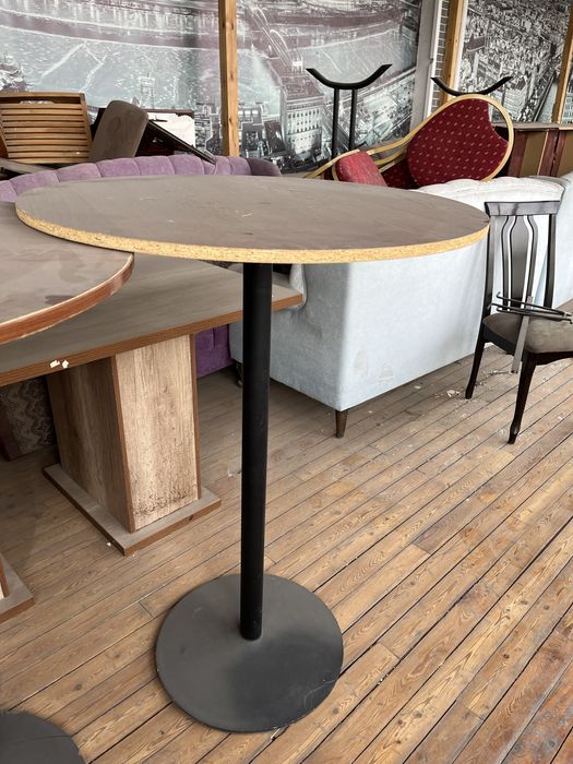 Барный стол круглый с металической ножкой