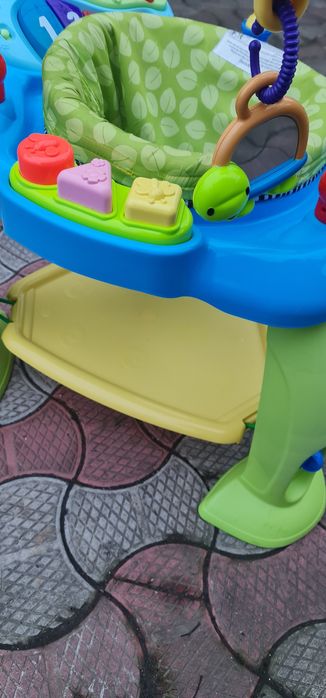 Centru de activități cu trambulina