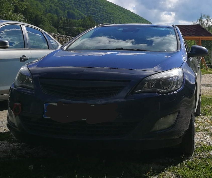 Opel Astra J 2012