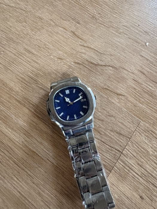 Часы новый стилный