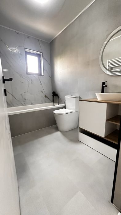 Proprietar ,vand ap 3 camere spatios  ,Promenada Moll