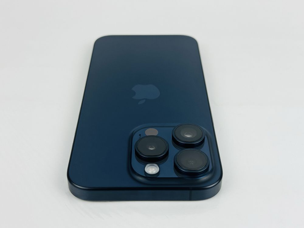 НОВ! Apple iPhone 15 Pro 256GB Blue Titanium USA Гаранция!