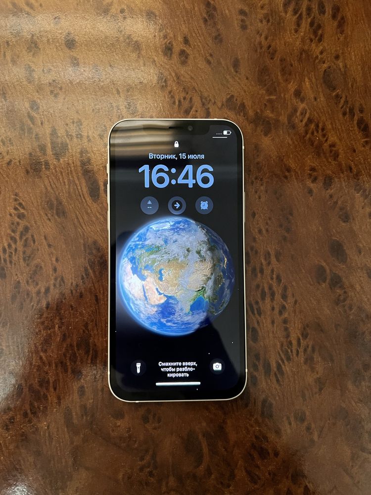 Продам айфон 12