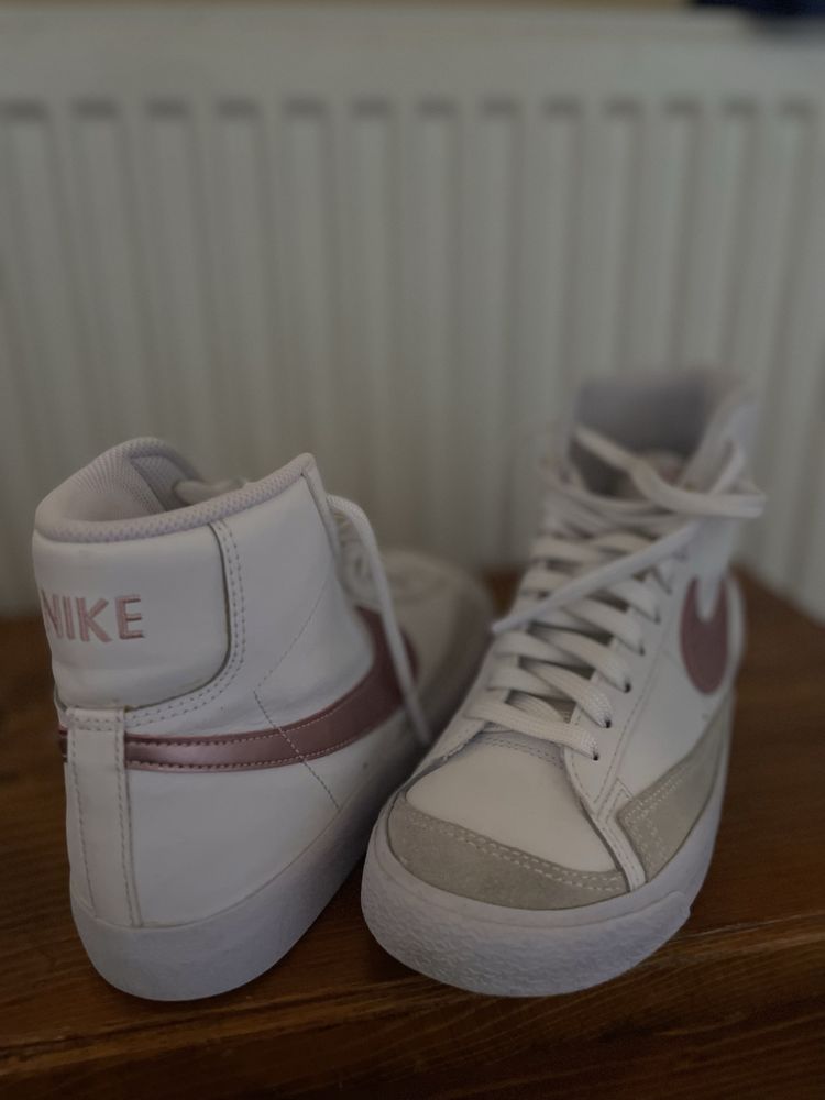 Vand Nike blazer 39