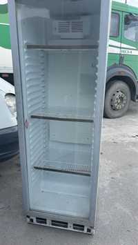 Продам вертикальные витринные холодильники