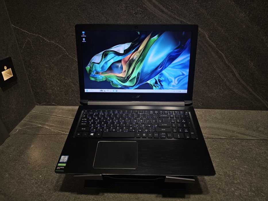 Игравой Ноутбук Acer (core i5-7th Gen/GTX 1050/12ОЗУ/240/500)