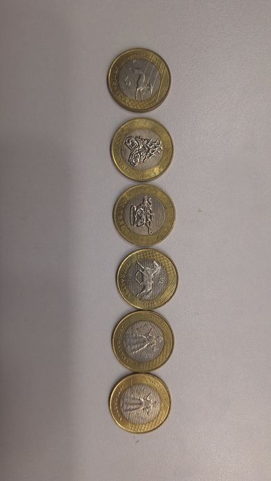 Продам колекционые монеты всё что на фотографи