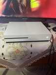 Vand Xbox one s 1T nou