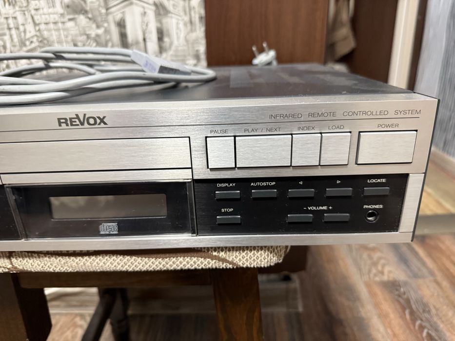 Продавам CD Revox B 226