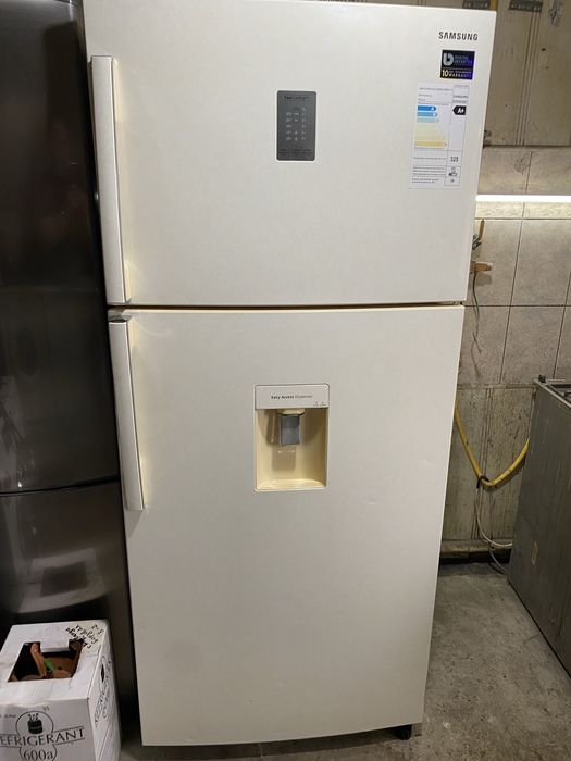 Холодильник SAMSUNG