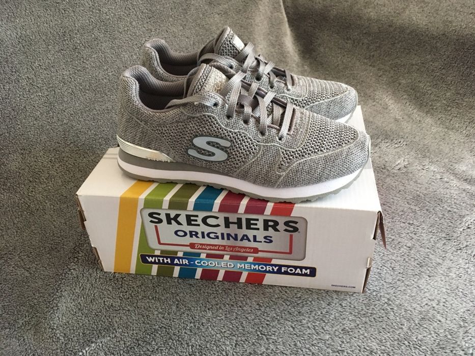 Adidasi Skechers damă