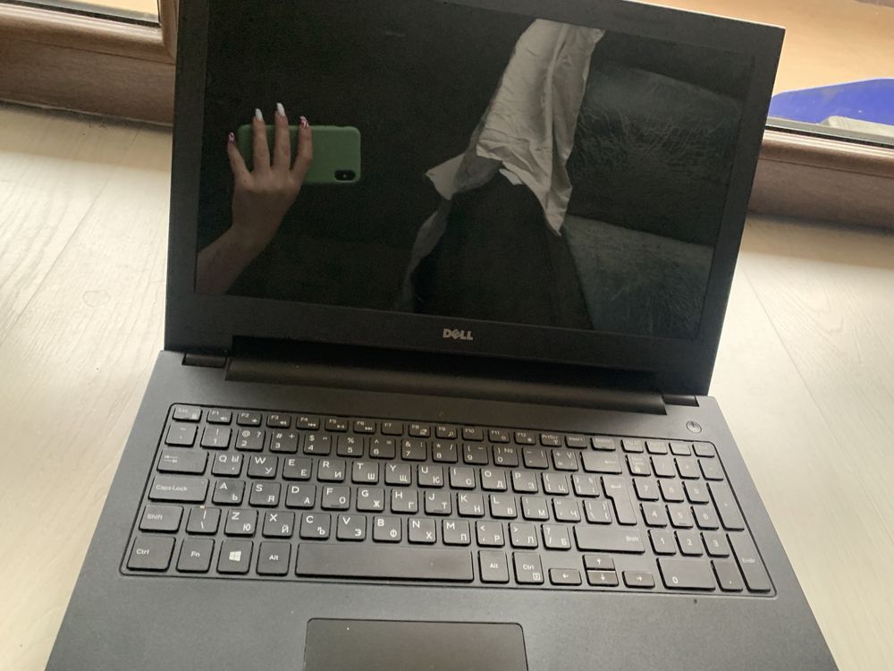 Dell Inspiron модел 15 3542