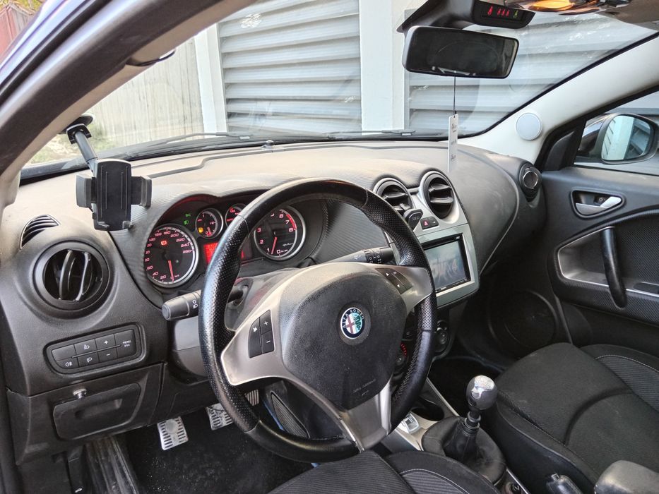 Vând Alfa romeo mito