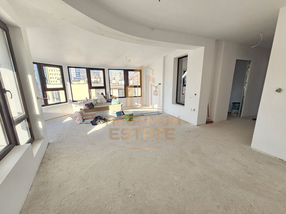 Продава се Тристаен апартамент в Варна, Левски - 101 кв.м за 1981 €/кв.м - Снимка #1