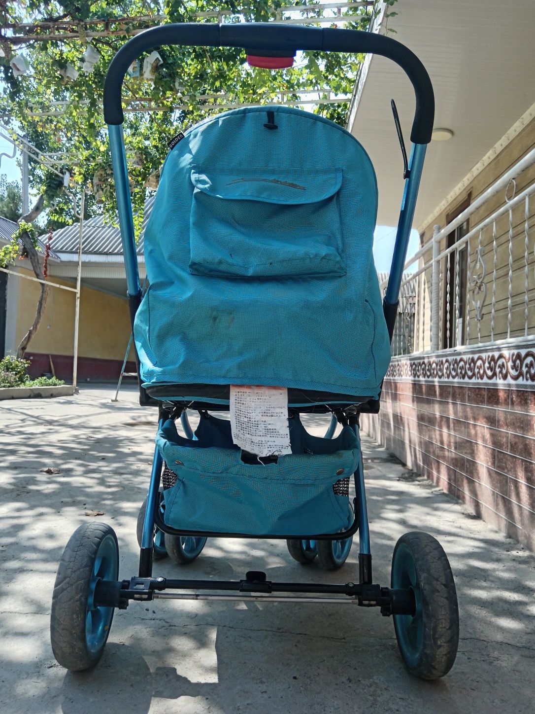 Bolalar kolyaskasi holati a'lo