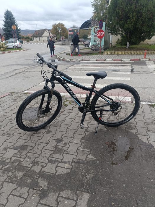 Vând bicicleta  fuji