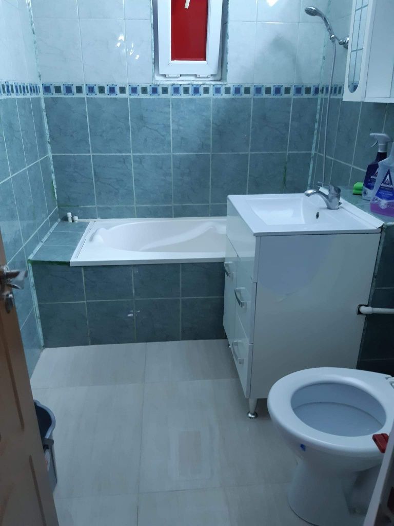 Vând apartament 3 camere Mangalia