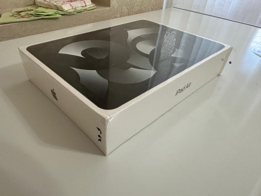 Новый! Ipad air 5 в сером цвете