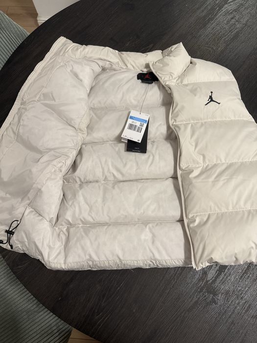 Jachetă Jordan – Nouă, 100% Originală, cu Etichetă