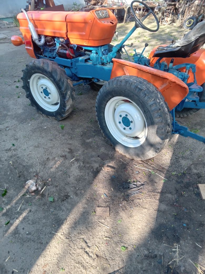 Tractor Fiat 300 4x4  33cp