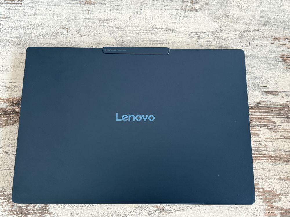 Lenovo Yoga Slim 7  Pret 3500  lei