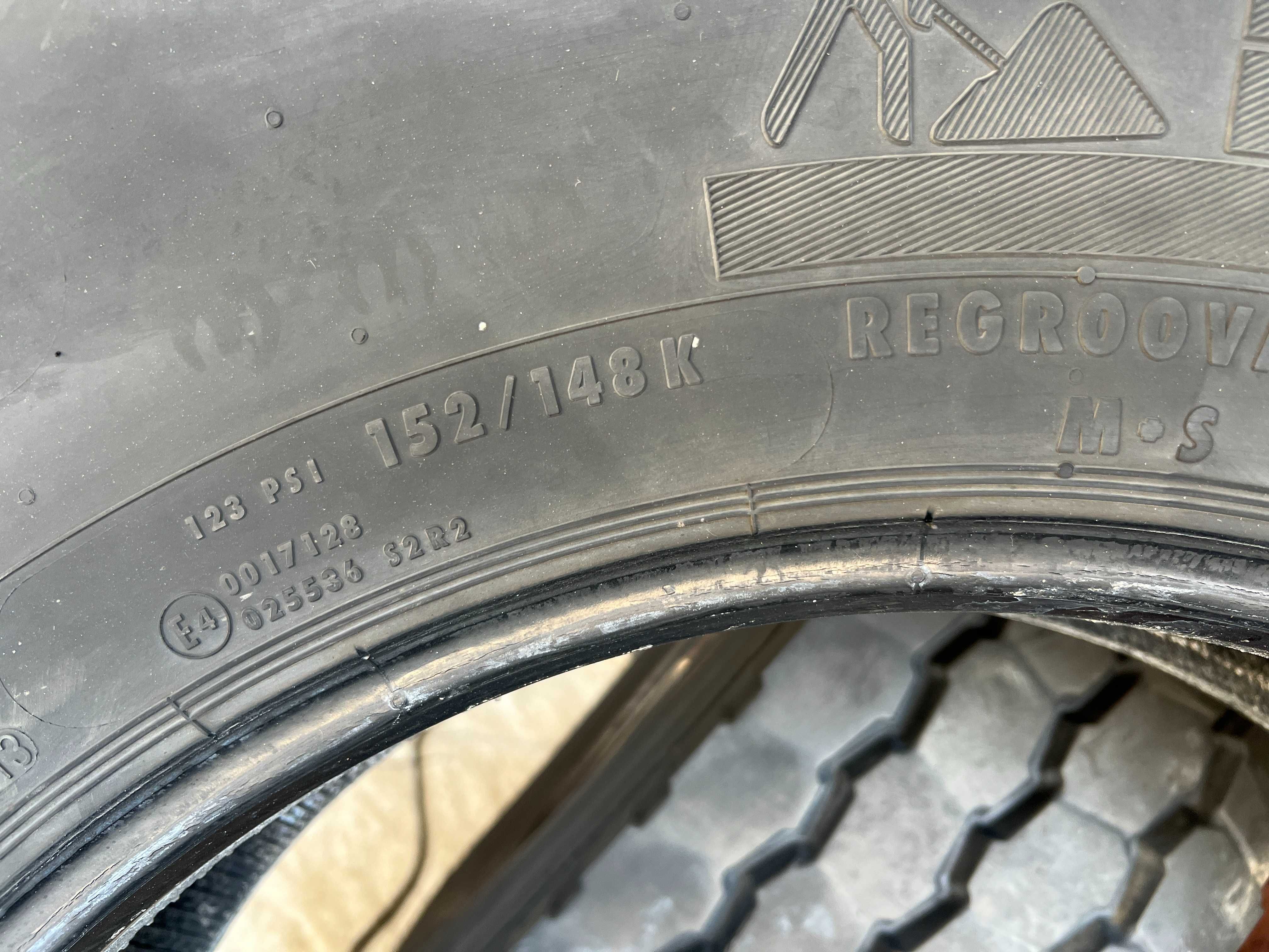 2 Тежкотоварни гуми 12R22.5 Continental Construction HSC1 152/148K M+S