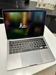 MacBook Pro 13” M1, 8GB RAM, 256GB SSD – Rapid și fiabil