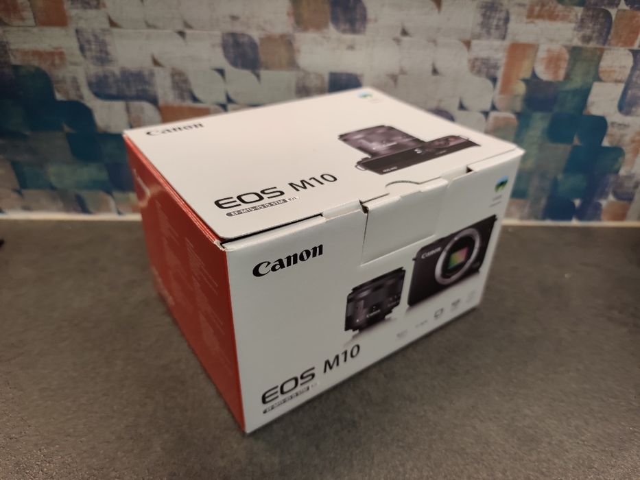 Aparat foto Mirrorless Canon Eos M10 Obiectiv 15-45mm