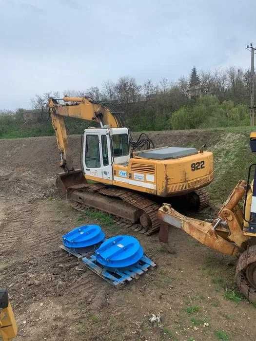 Dezmembrez Excavator Liebherr 922