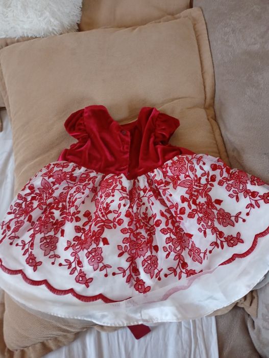 Vând rochie pentru fetițe