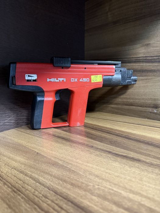 Пистолет за директен монтаж Hilti DX 450