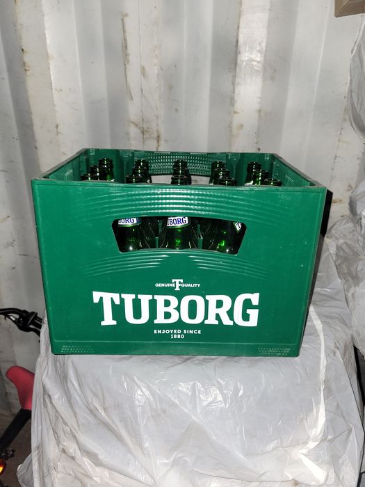 Lada tuborg cu sticle