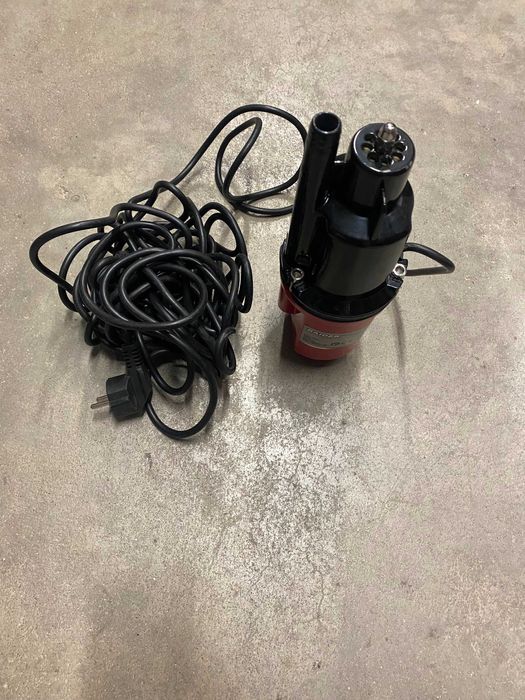 070121	Помпа водна потоп. 300W 3/4" 18L/min 60m RD-WP18