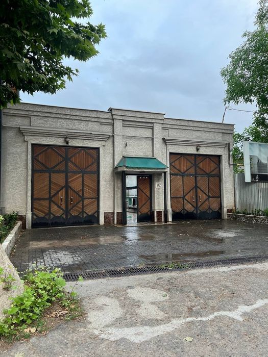 Срочно продаётся 8 ком дом участка