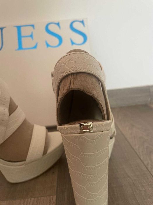 Sandale noi piele Guess Rayona bej 36