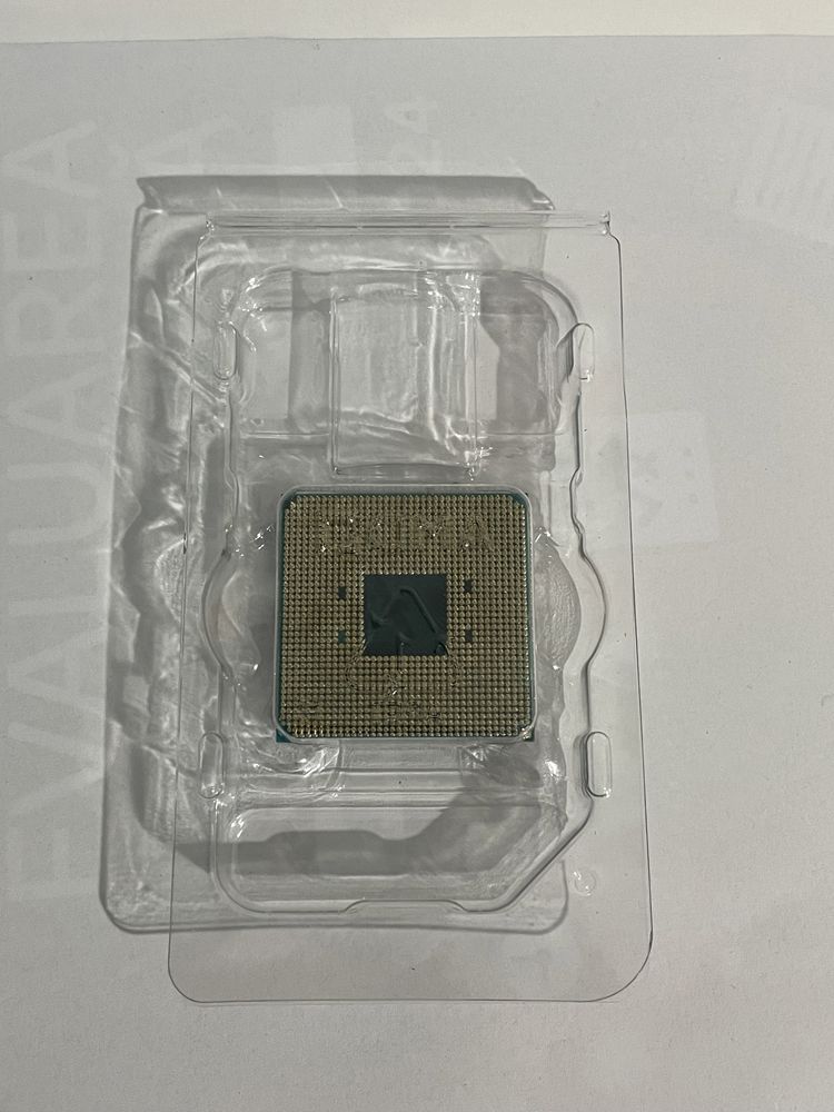 Procesor AMD Ryzen 3 3200G 3.6GHz Socket AM4 + 2 coolere