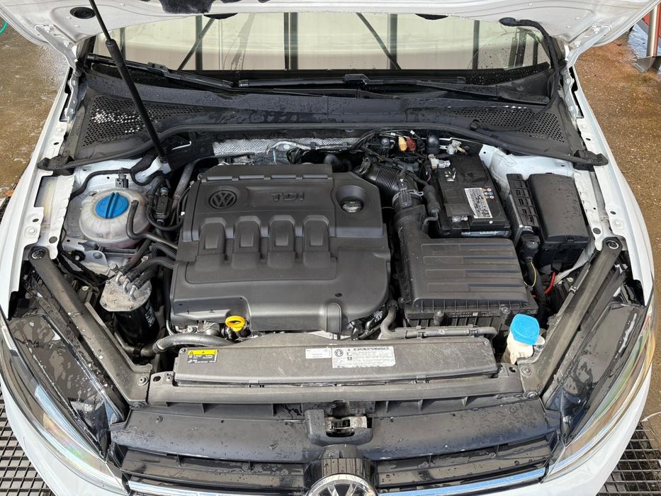 Vând Volkswagen Golf 7