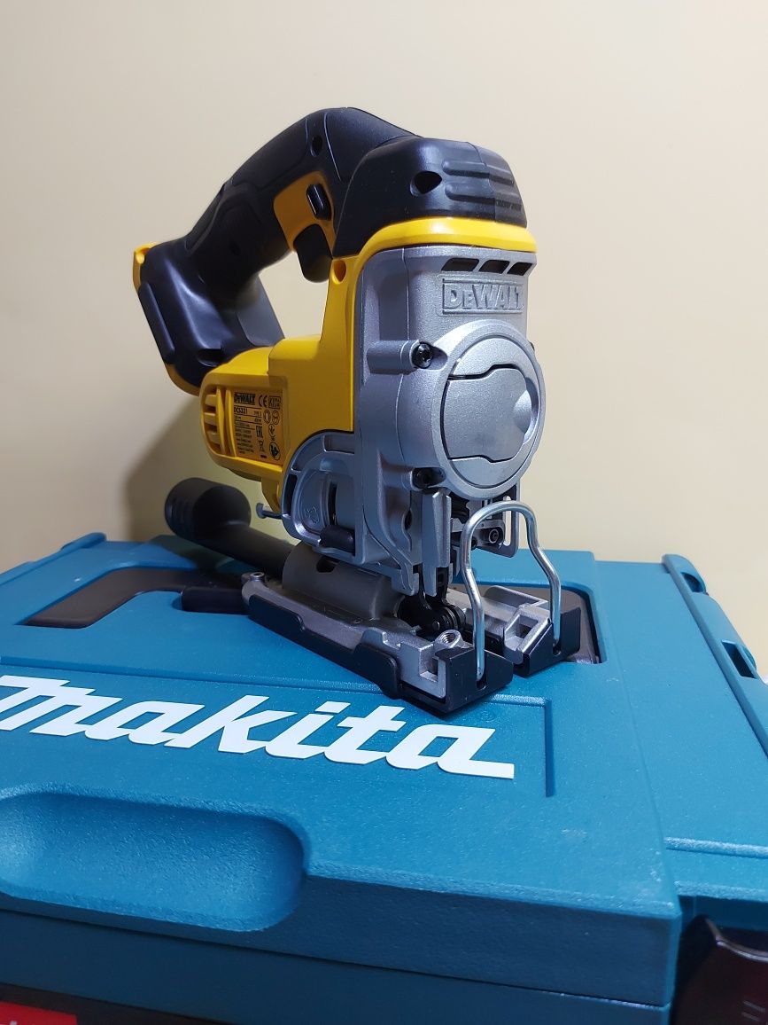 Ново зеге DEWALT DCS331 18v