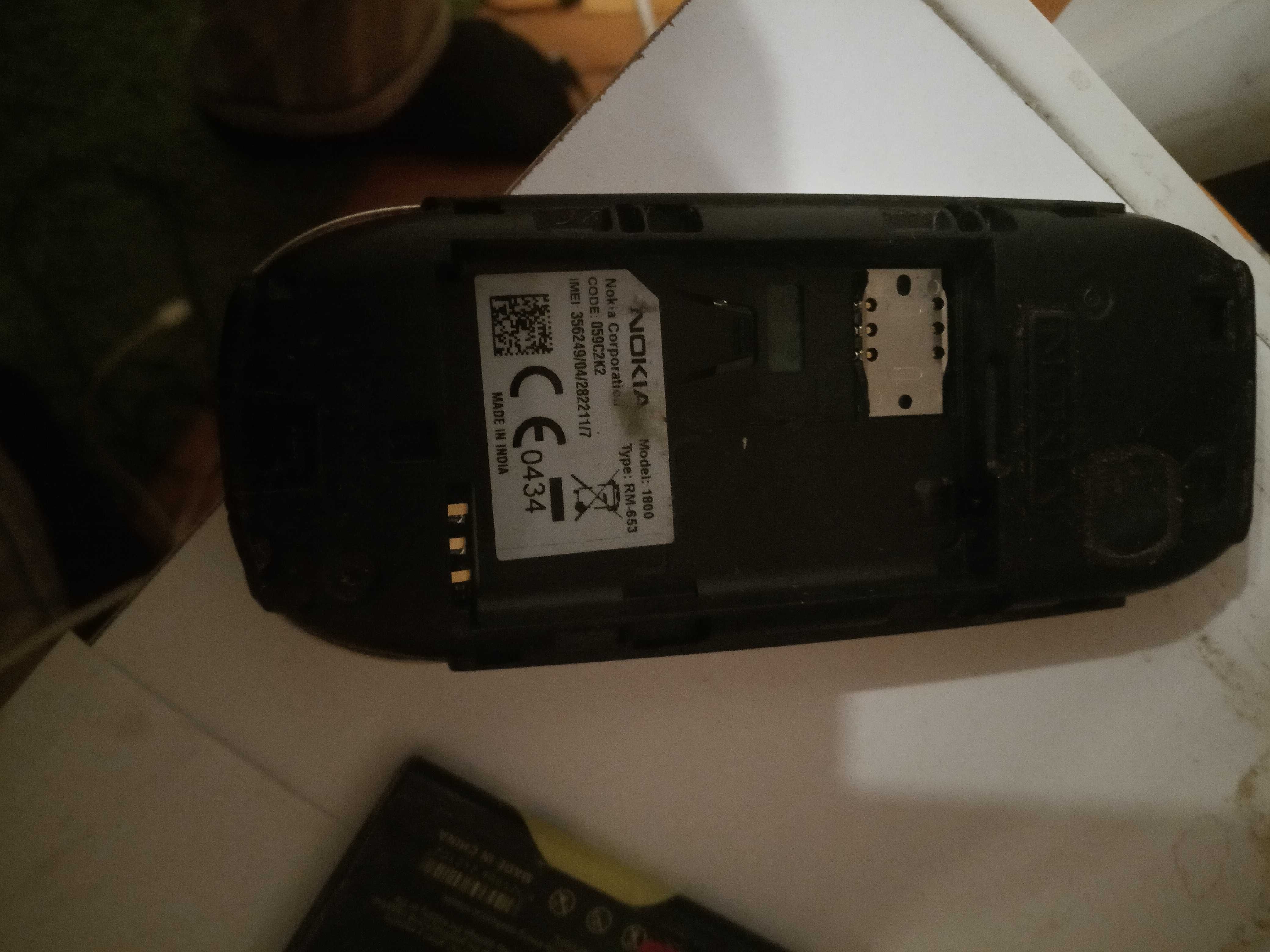 Telefon Nokia 1800 funcționează bine