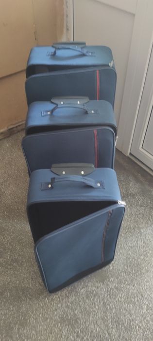 Set compus din 3 trolere